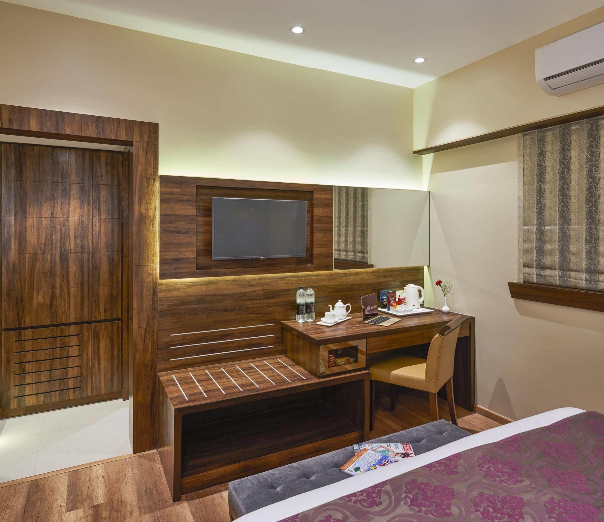 Hotel Bawa Regency Mumbai Exterior foto